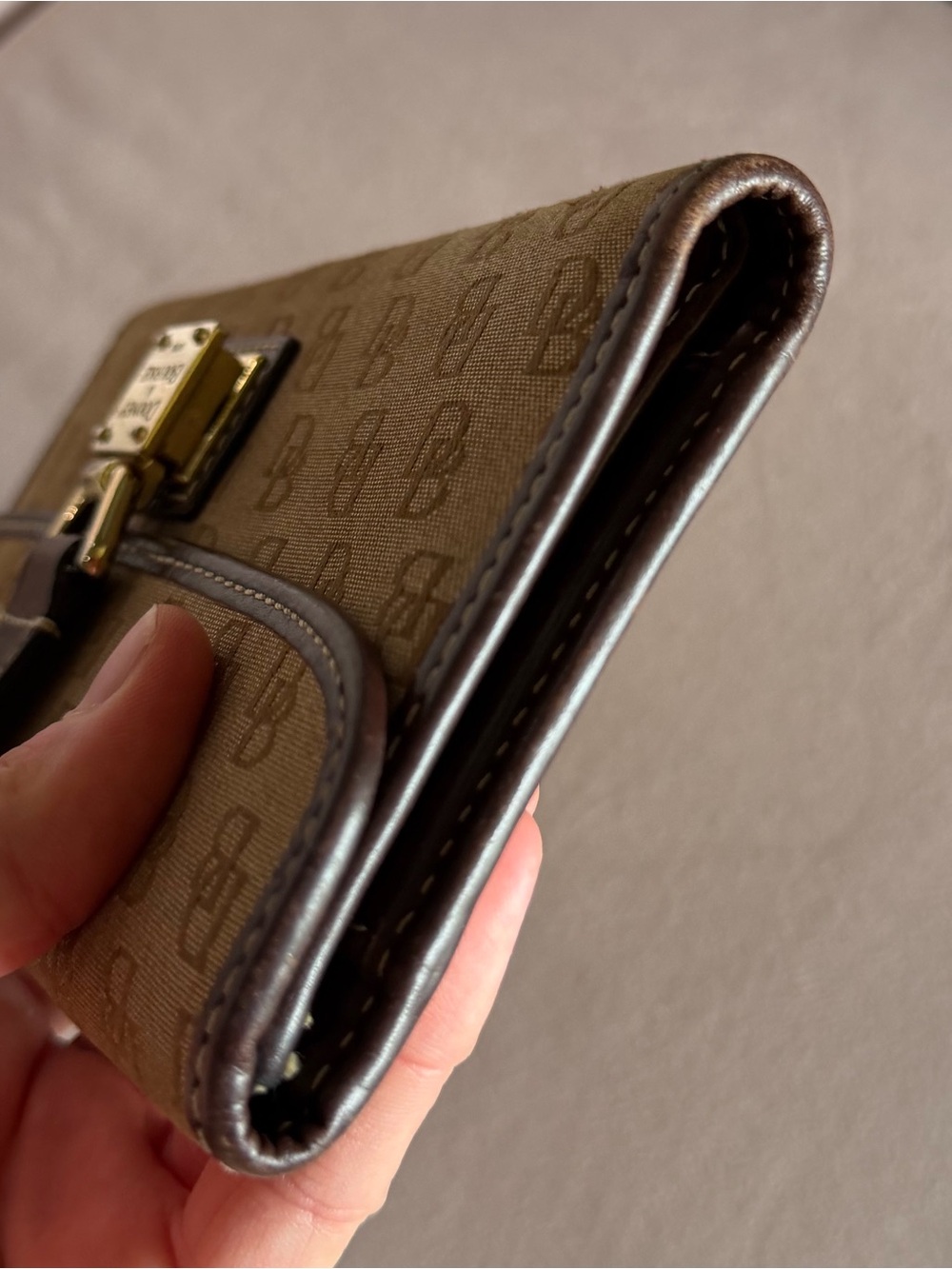 Dooney & Bourke Vintage Continental Khaki Signature Wallet Checkbook Holder Set - Picture 4 of 16